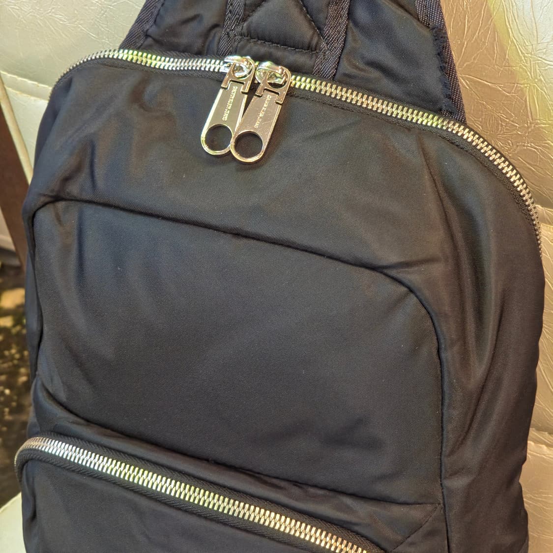 캘빈클라인  슬링백 가방 상품이미지4