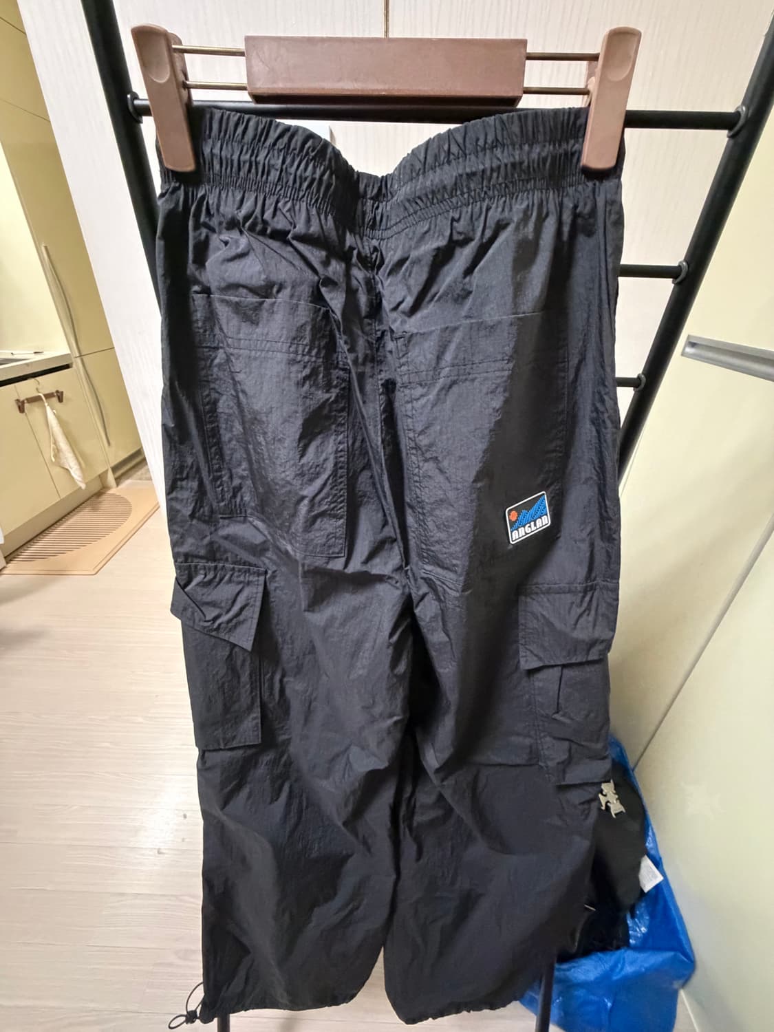 앵글런 립스타 나일론 카고 팬츠 상품이미지6