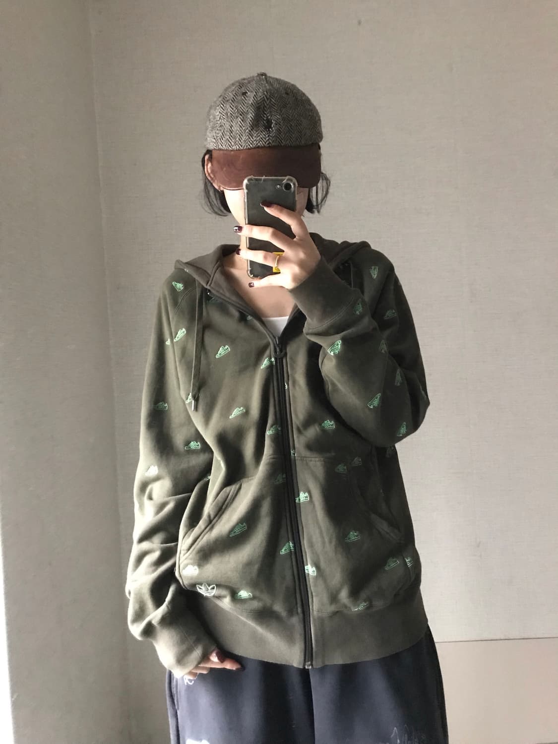 아디다스 슈퍼스타 카키 후드집업 상품이미지1