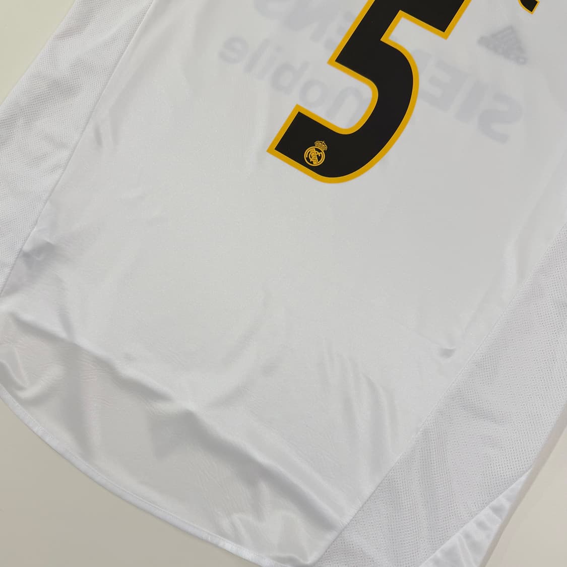 04-05 레알마드리드 홈 지단 유니폼 상품이미지3