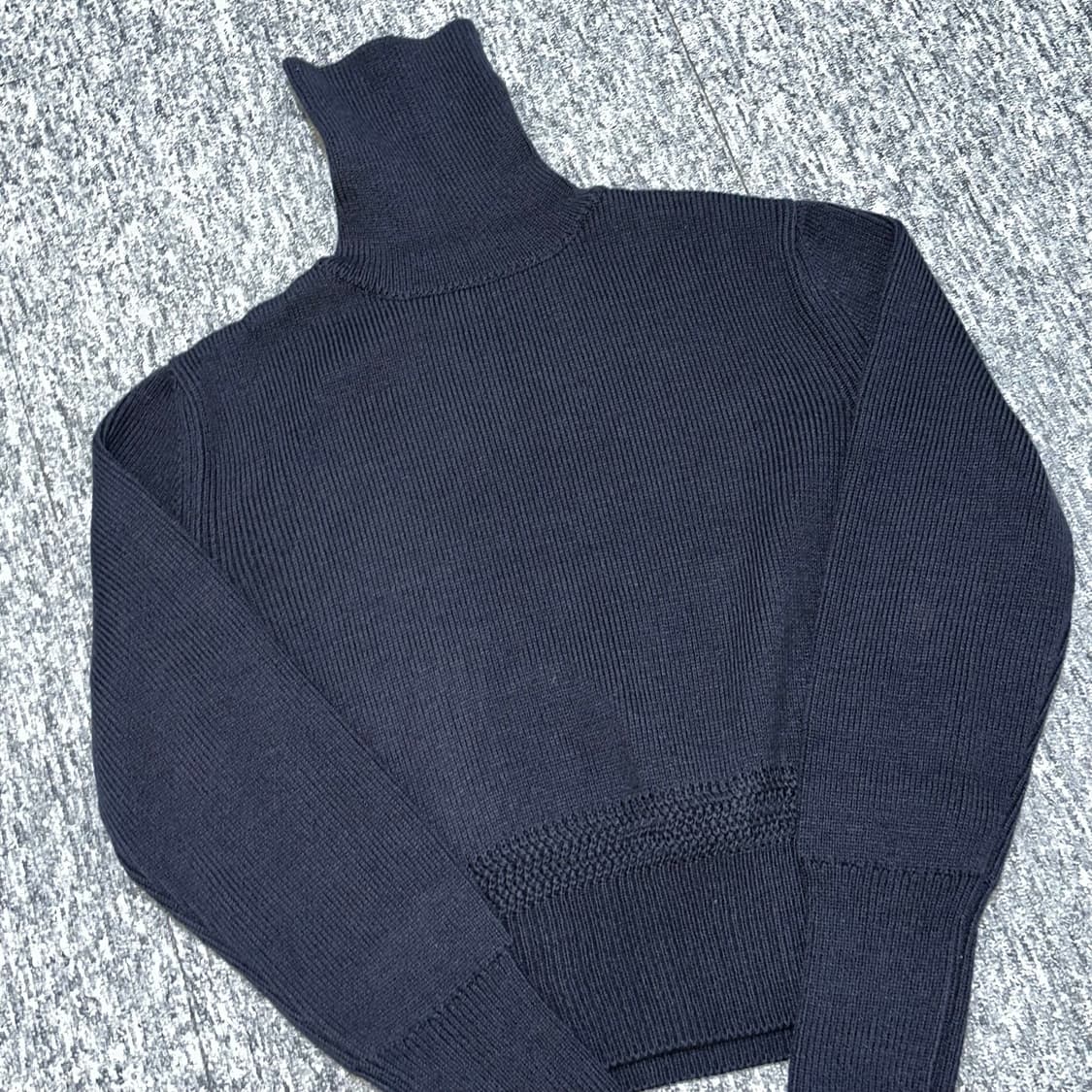 더오픈프로덕트 open yy 오픈와이와이 네이비 니트 상품이미지1