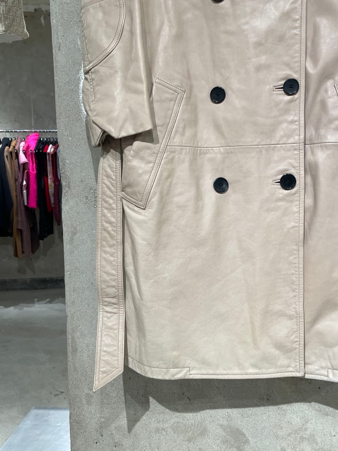 쟈딕 앤 볼테르 라이트 베이지 엘보패치 카우레더 코트 상품이미지4