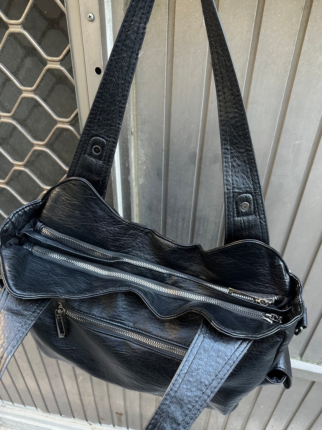 Black leather zipper point shoulder bag 상품이미지8