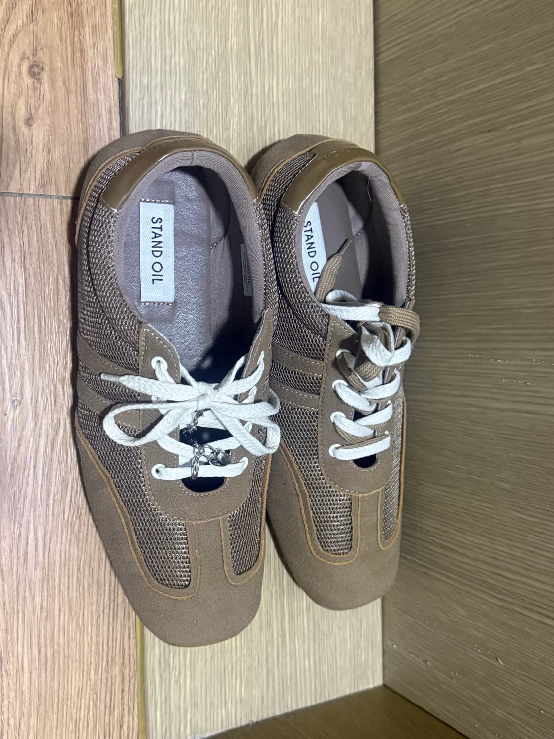 스탠드오일 머로우 스퀘어 스니커즈 브라운 상품이미지7