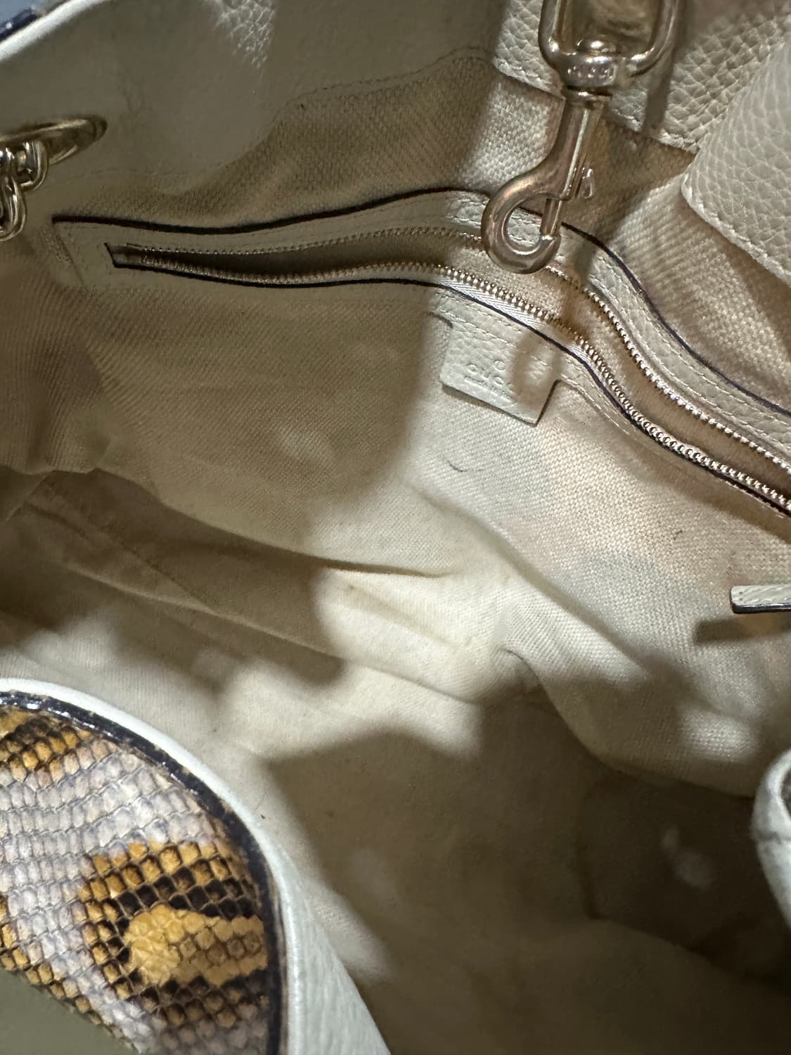 구찌 스네이크스킨 소호백 상품이미지8