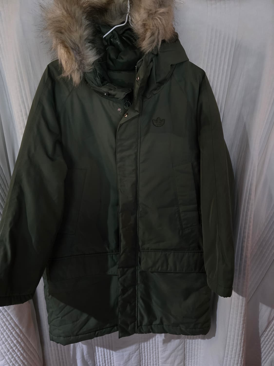 아디다스 후드 퍼 롱패딩 카키색 상품이미지2