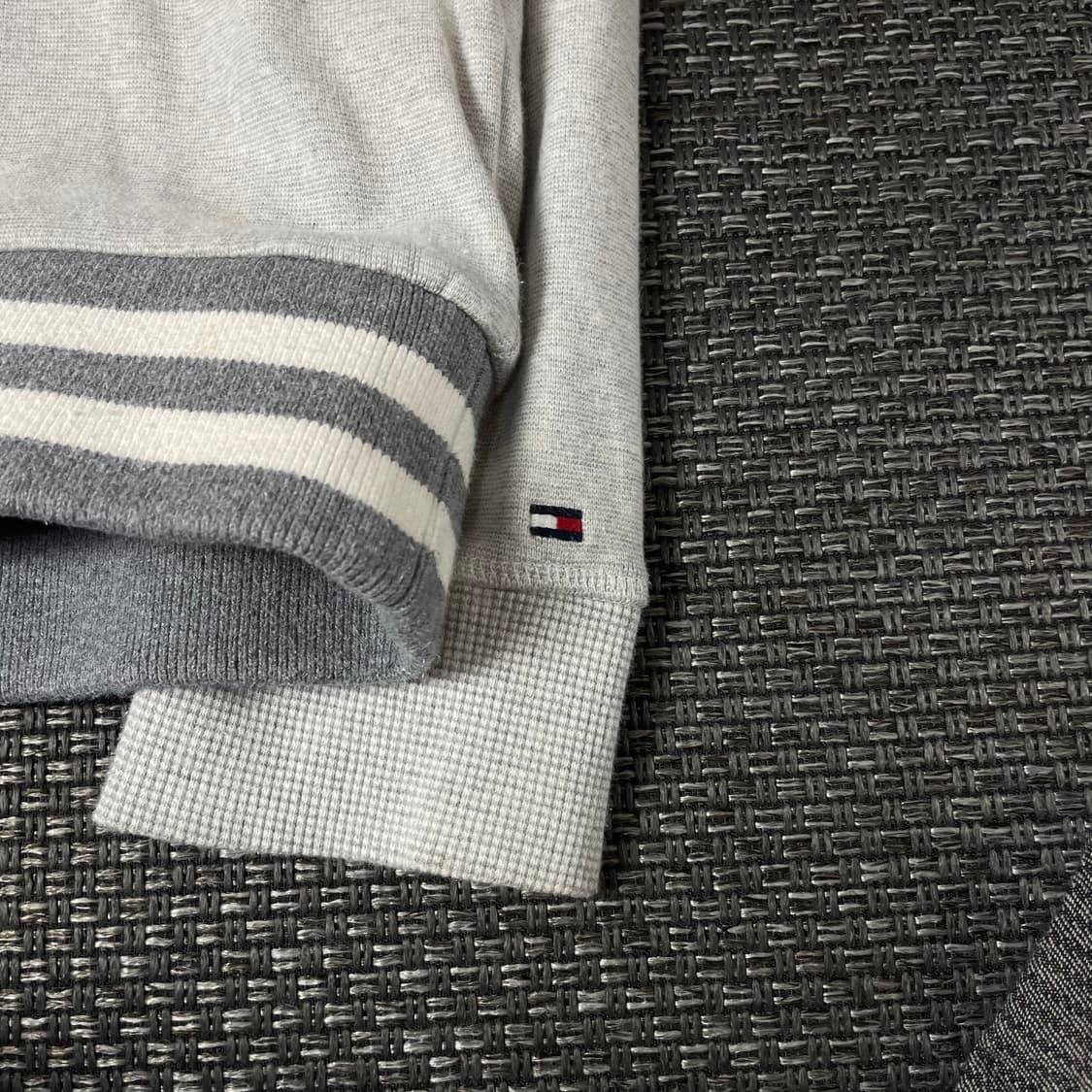 타미힐피거 그레이 플래그 포켓 맨투맨 XL 상품이미지5