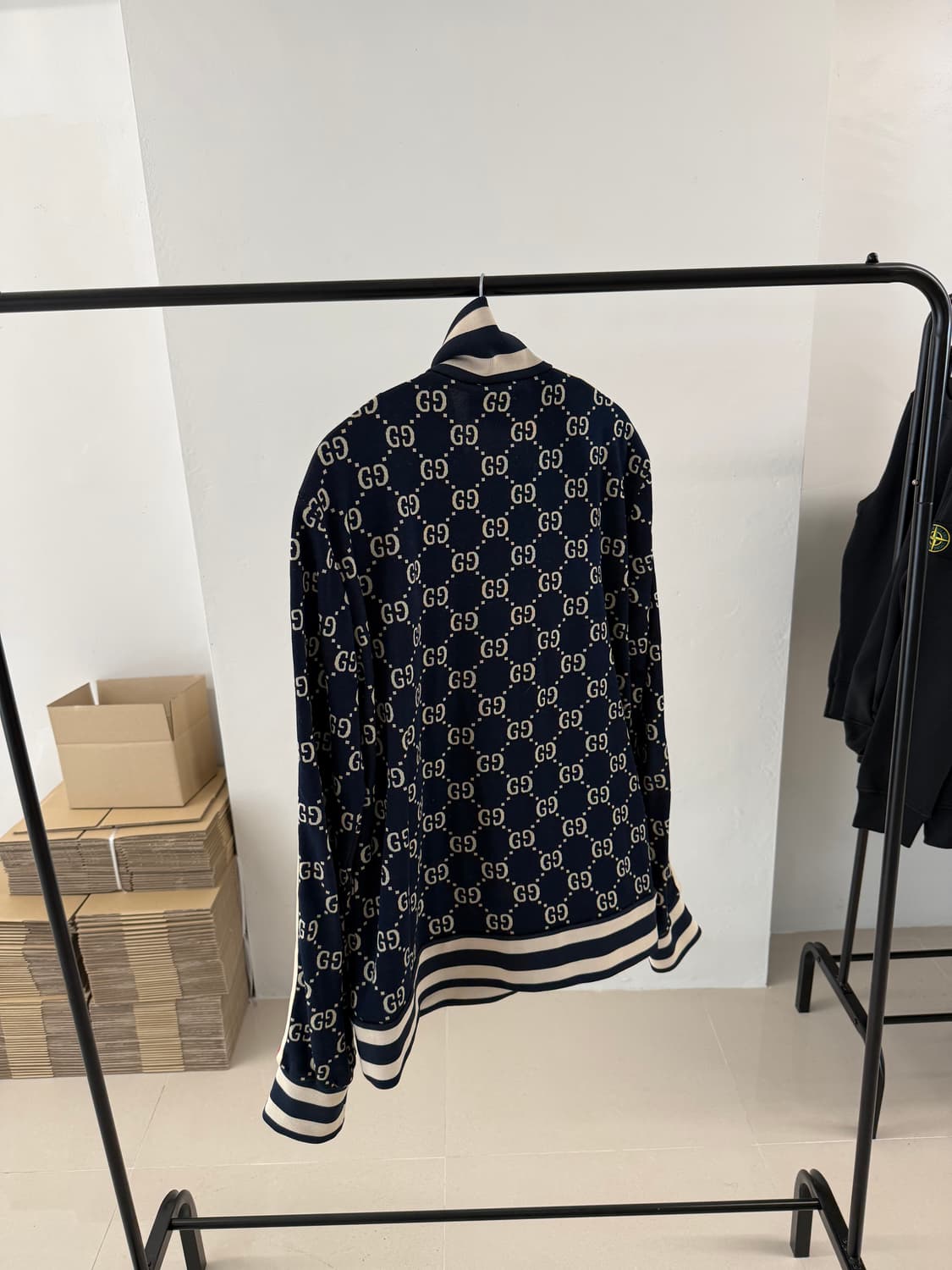 구찌 자카드 트랙탑  L

 상품이미지3