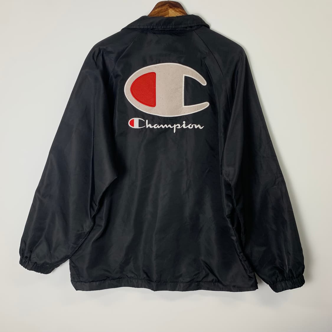 챔피온 빅로고 블랙 나일론 코치자켓 상품이미지4