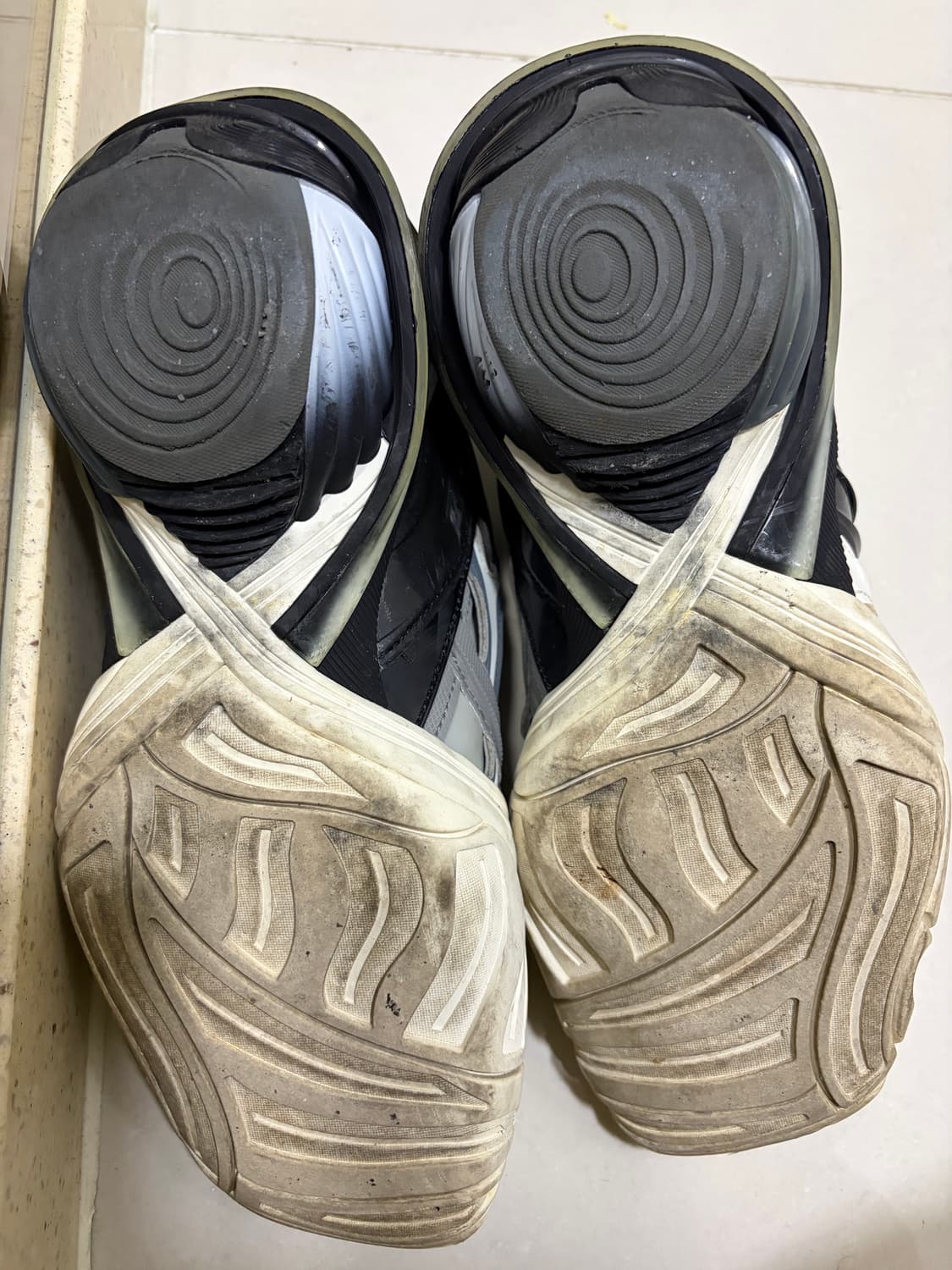 발렌시아가 타이렉스 상품이미지9