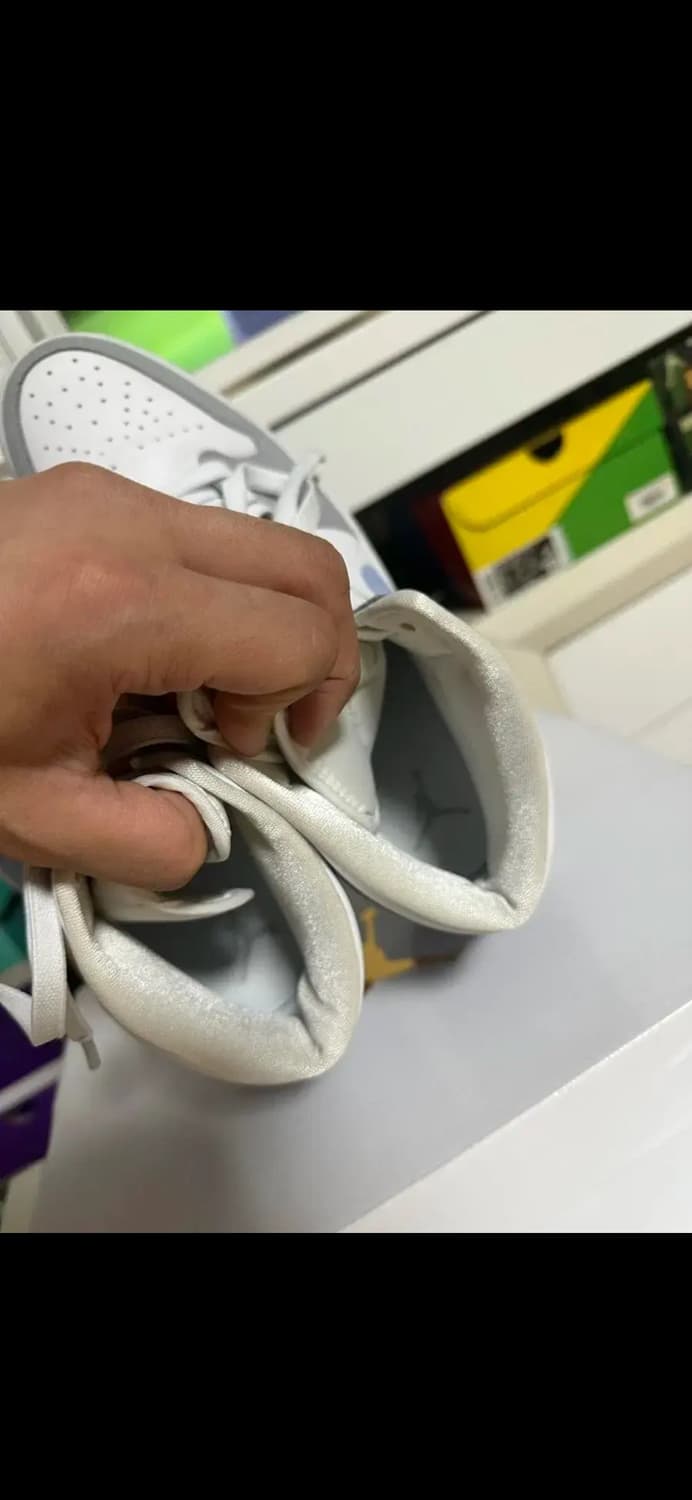 조던1미드 울프그레이 285 급처 상품이미지5