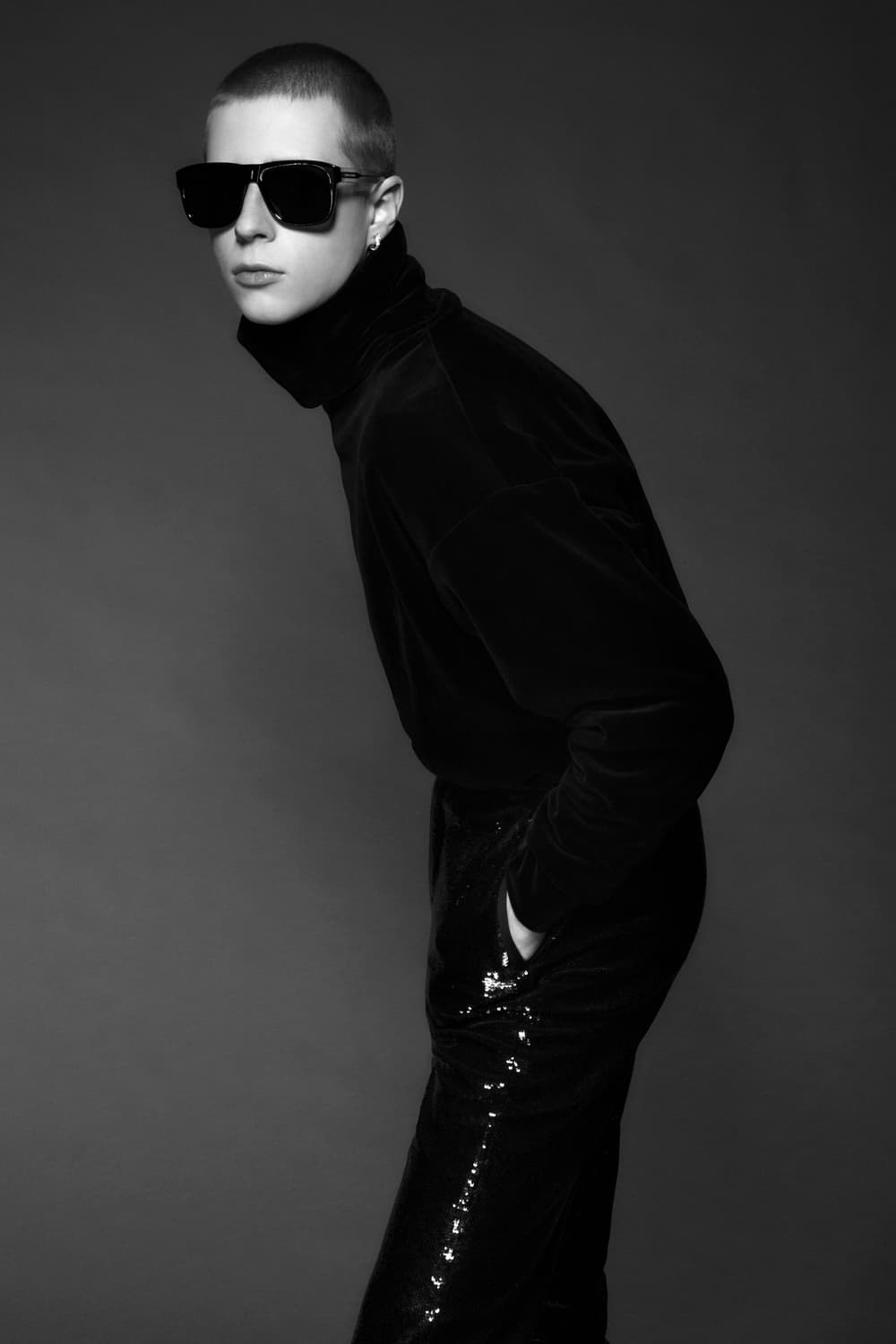 [차은우님 착용] 생로랑 22fw 벨벳 터틀넥 상품이미지2