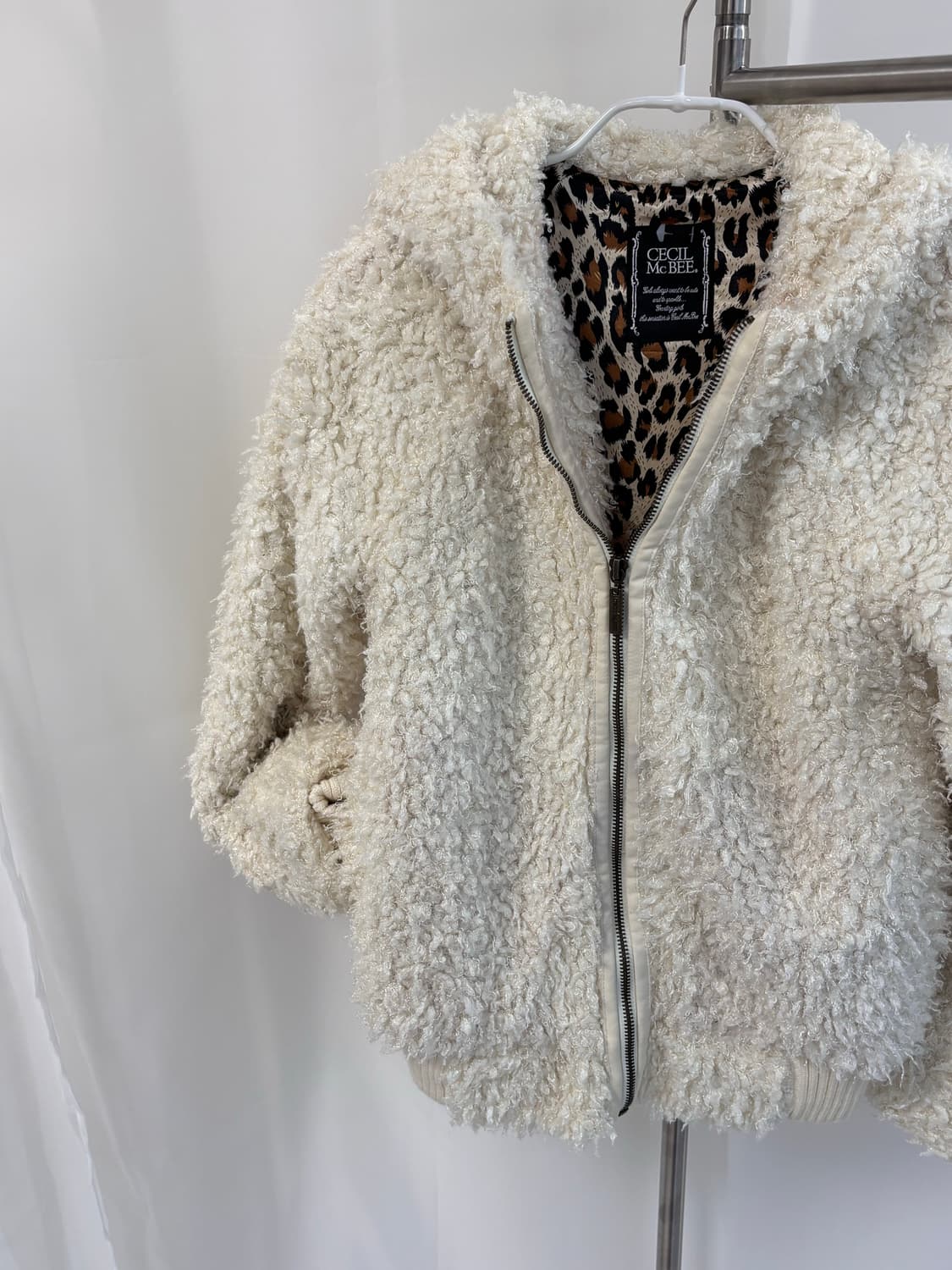 CECIL McBEE 뽀글이 호피 안감 점퍼 상품이미지2