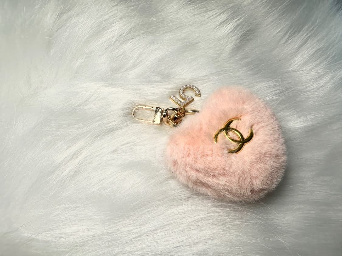 샤넬 하트 폼폼이 키링 핑크 상품이미지2