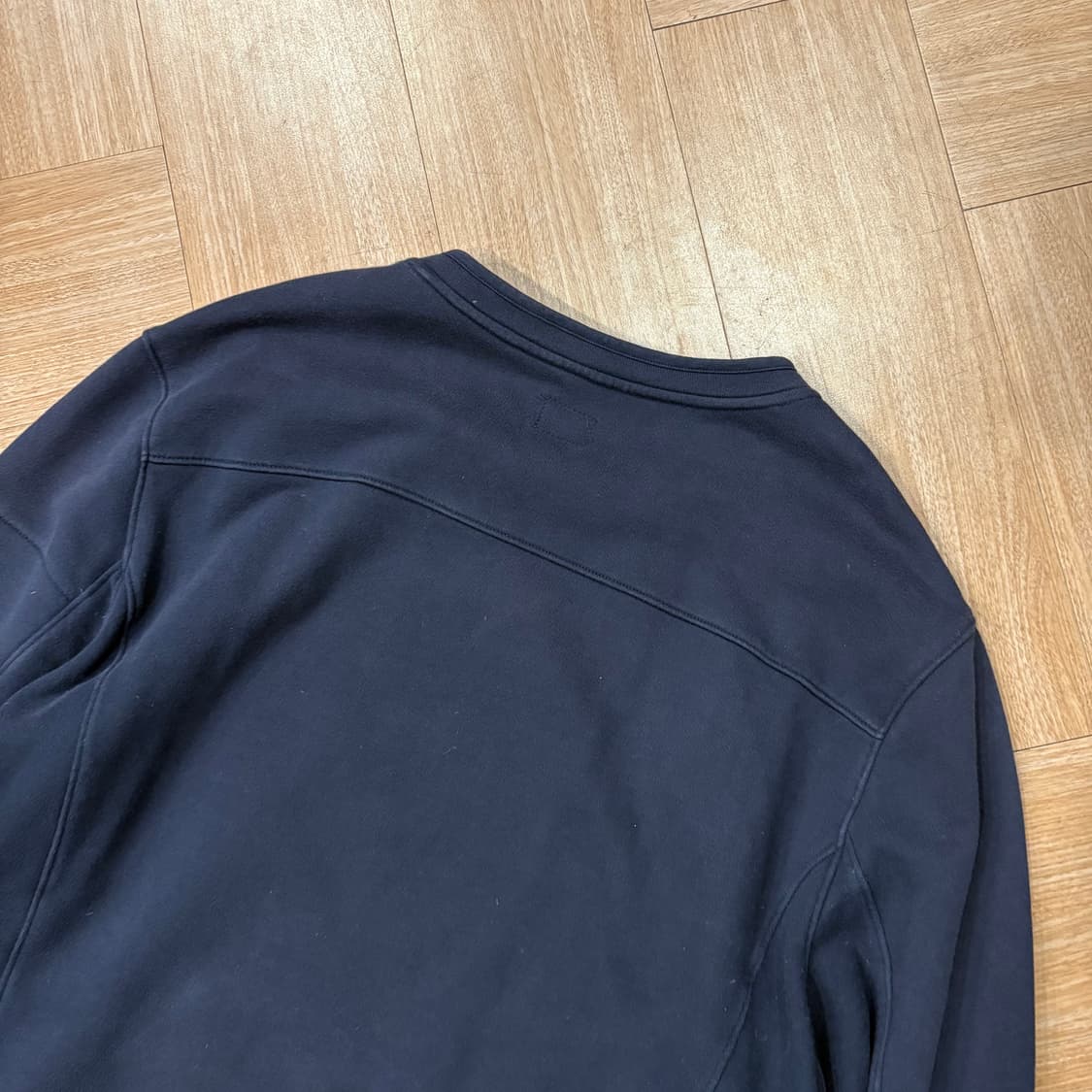 씨피컴퍼니 사선 지퍼 렌즈 스웻셔츠 상품이미지7