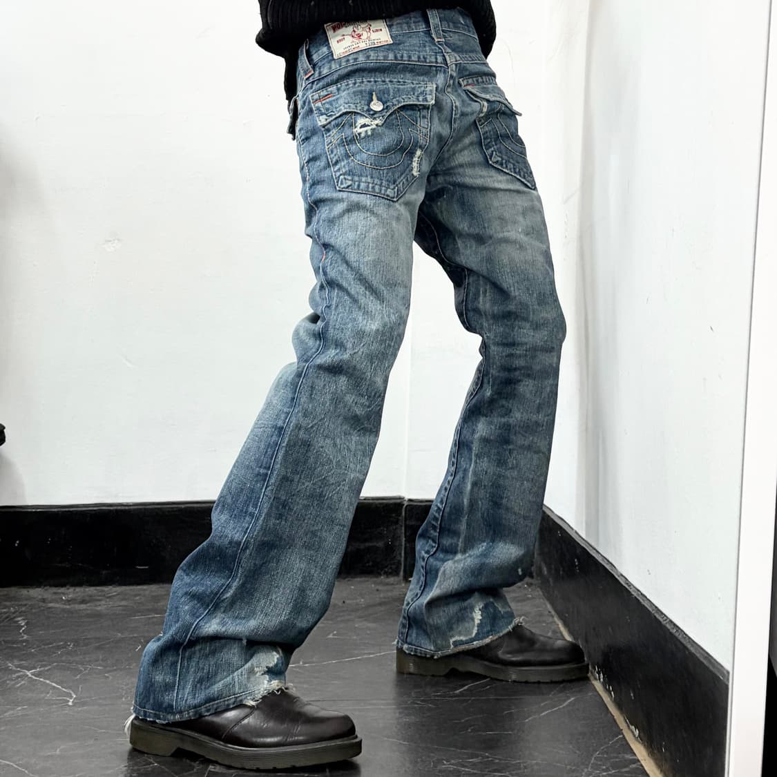 트루릴리전 부츠컷 데님 팬츠 상품이미지1