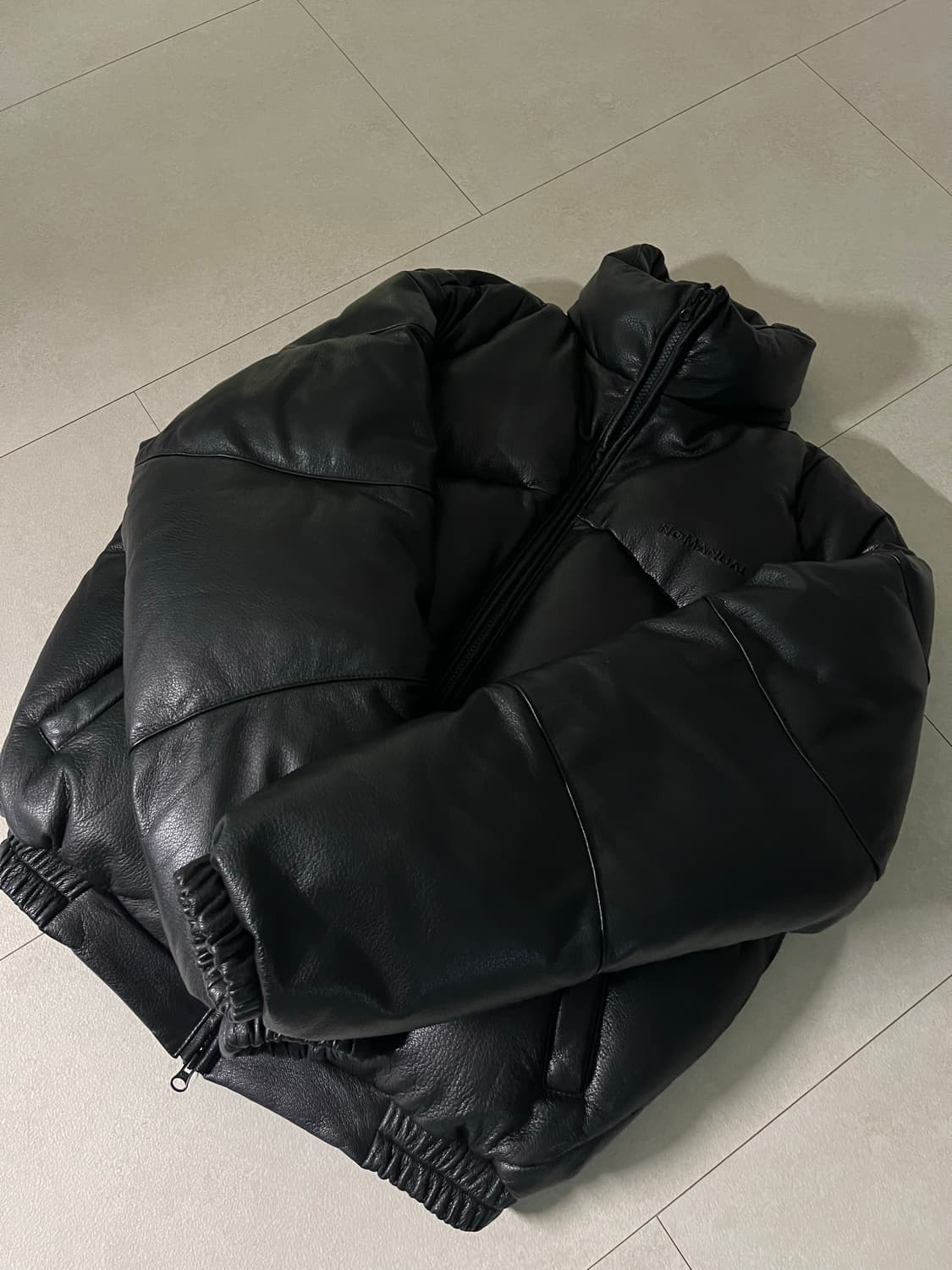 노매뉴얼 램스킨 레더 덕 다운 패딩 상품이미지1