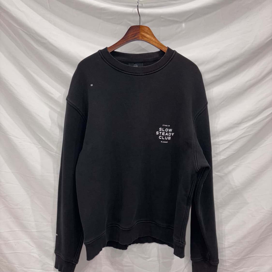 슬로우스테디클럽 맨투맨 상품이미지1