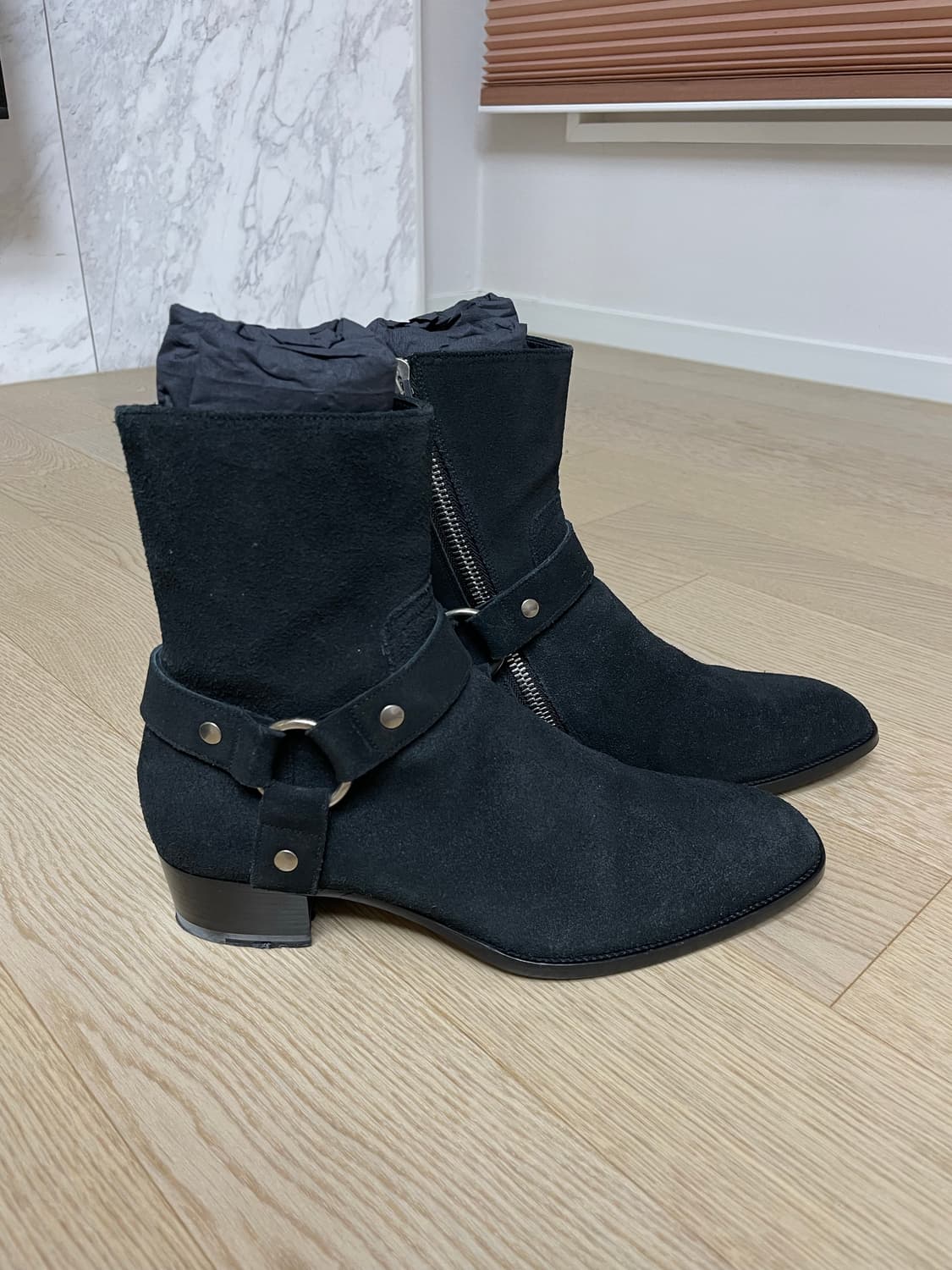 생로랑 13fw 하네스 스웨이드 부츠 42사이즈 팝니다 상품이미지4