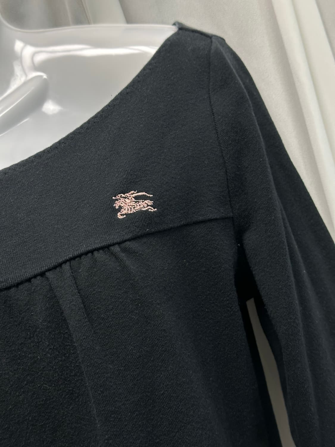 버버리 블루라벨 셔링 블랙 긴팔 티셔츠 상품이미지3