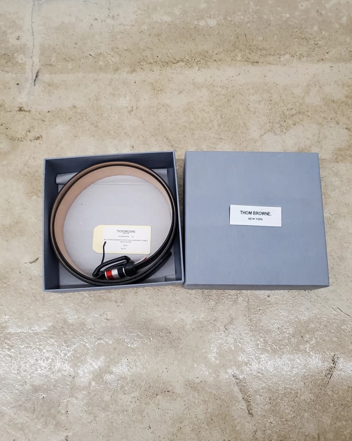 톰브라운 그레인 레더 삼선벨트 상품이미지4