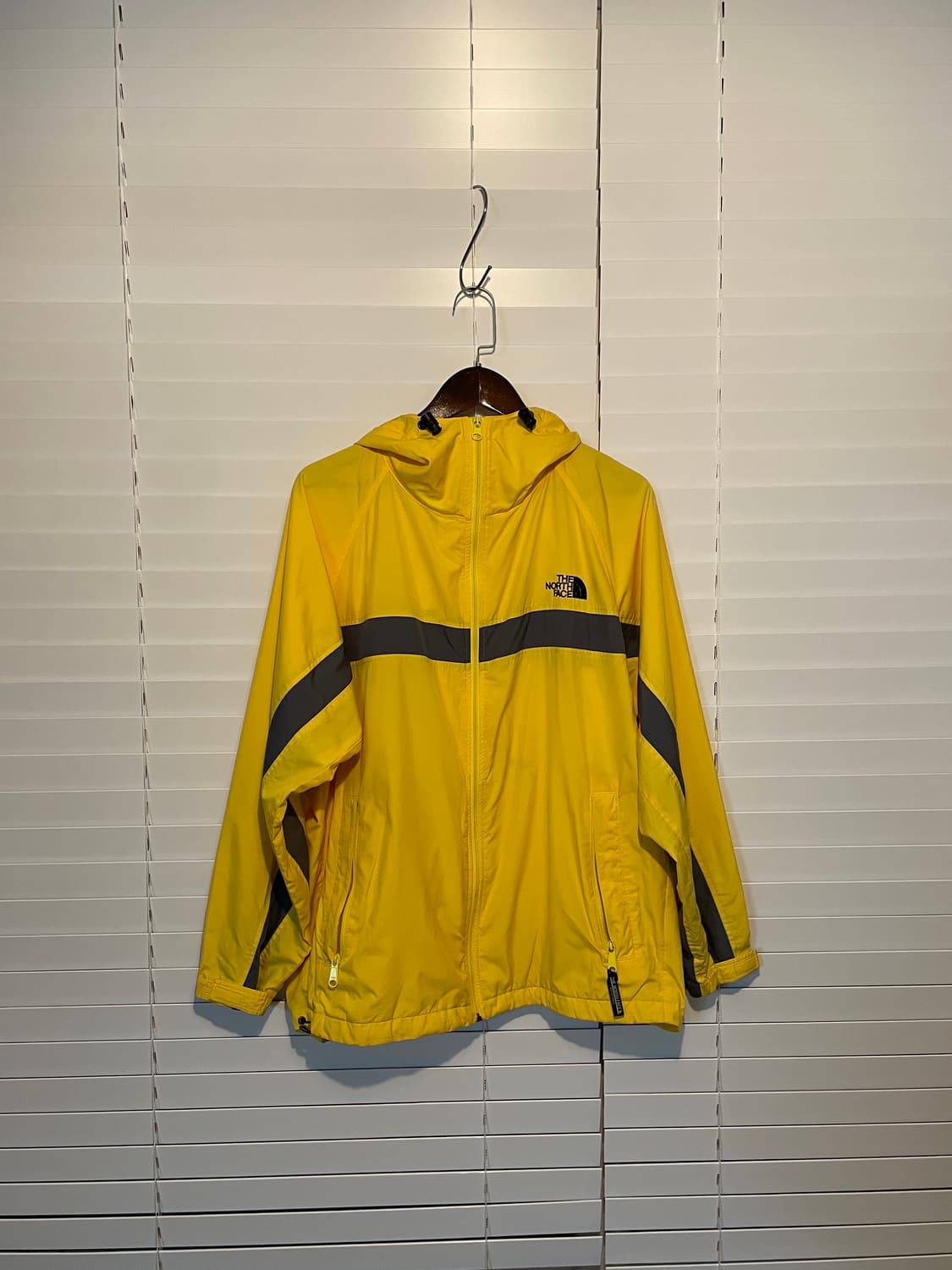 노스페이스 테크웨어 라인 바람막. 상품이미지4