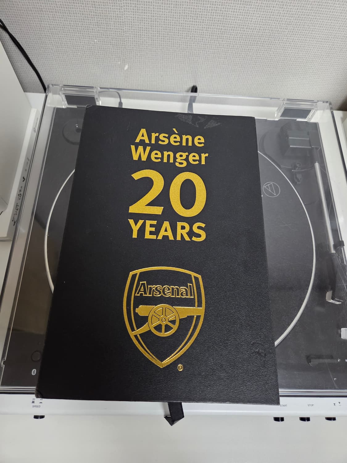 아스날 벵거 감독 부임 20주년 기념 뱃지 상품이미지2