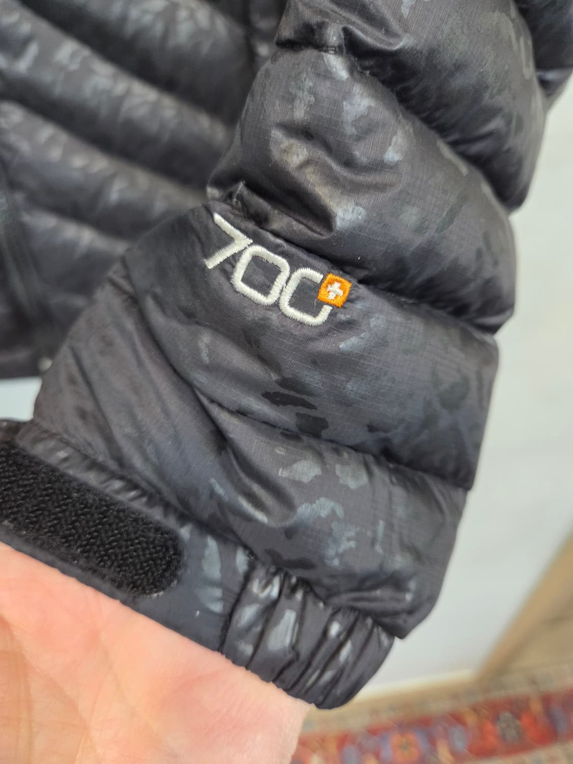 아이더 여성 필로네 레오파드 700 경량패딩 s 90 슬림 상품이미지5