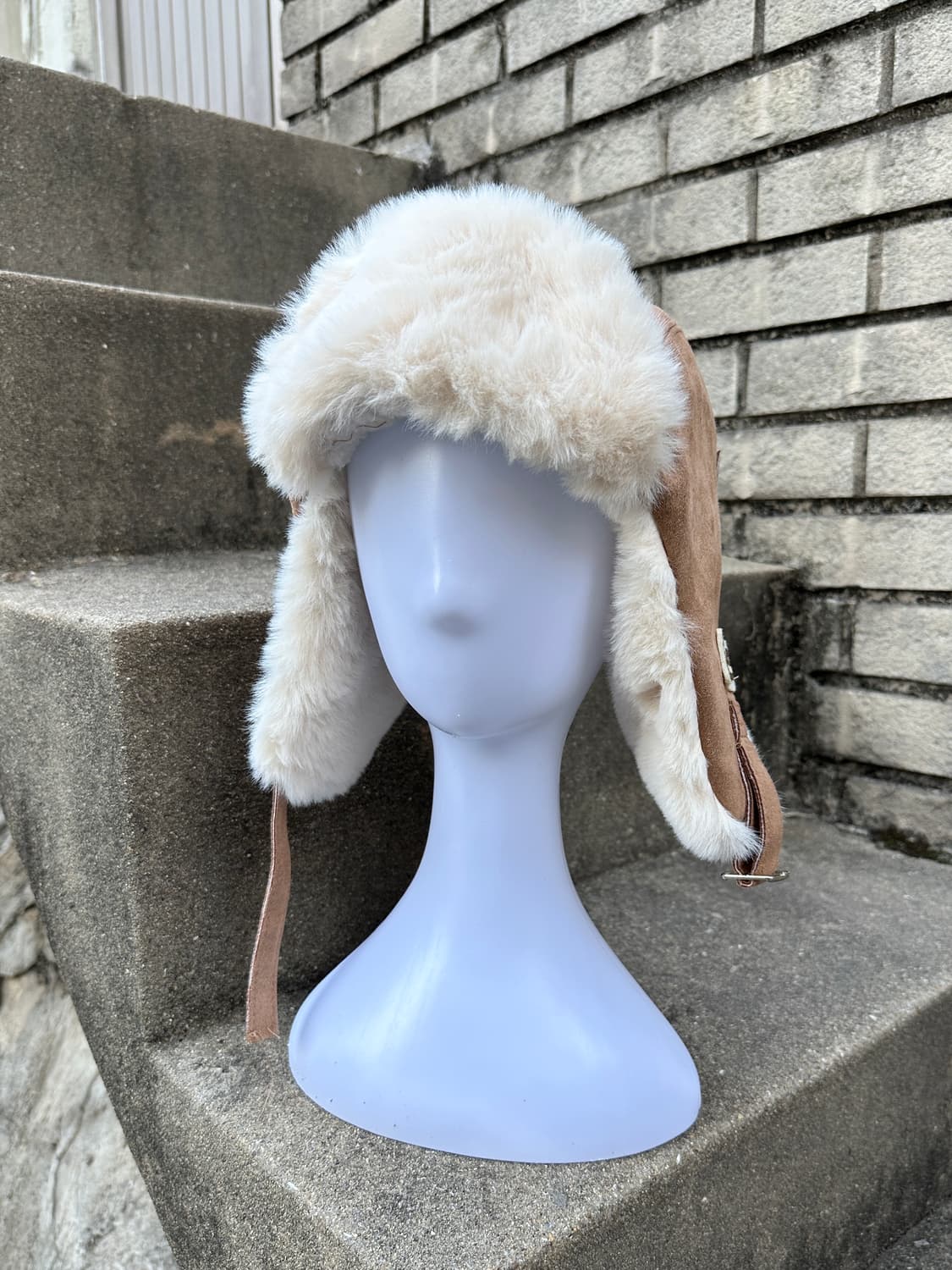 Brown suede earflap cap 상품이미지1