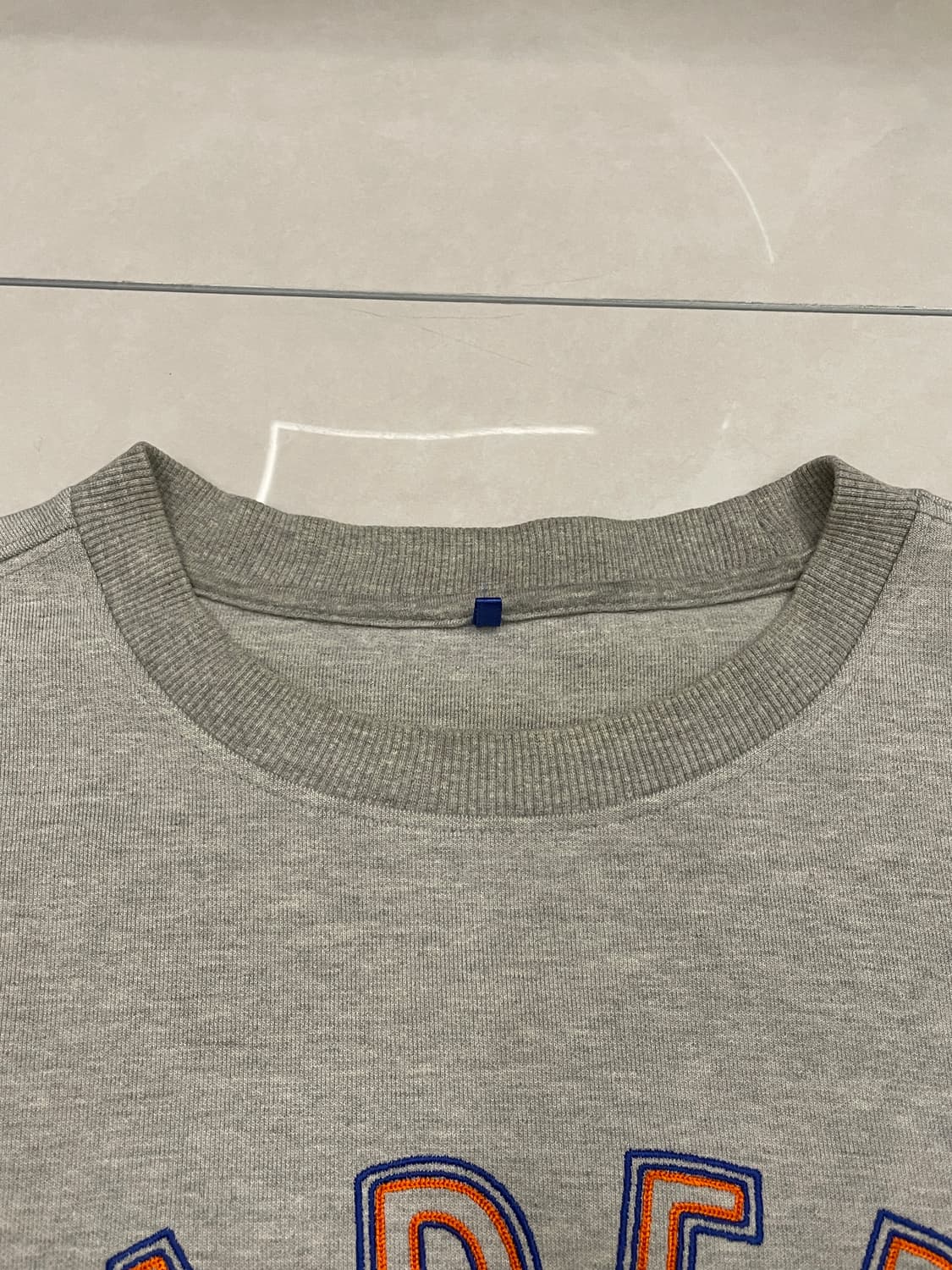 아더에러 메종키츠네 더 블루이스트 폭스 스웻셔츠 그레이 상품이미지4