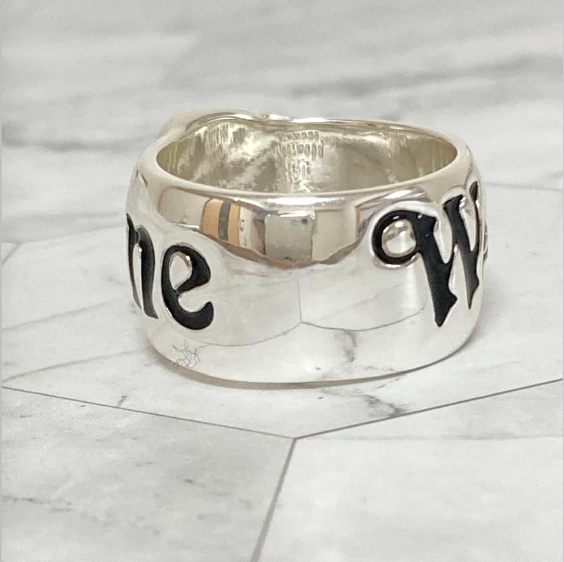 비비안 웨스트우드 아카이브 레터링 로고 각인 벨트링 반지 상품이미지4