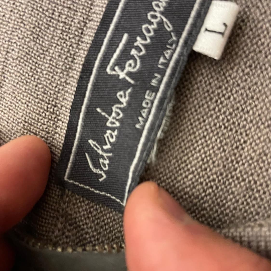 페레가모 반집업 니트 상품이미지3