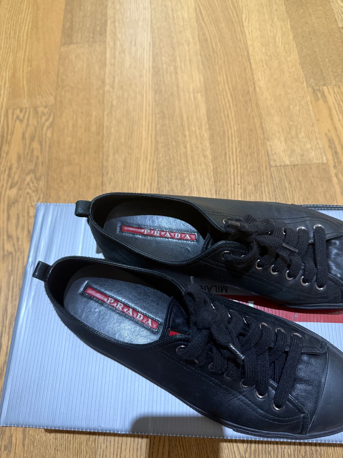 프라다 로우탑 스니커즈 상품이미지2