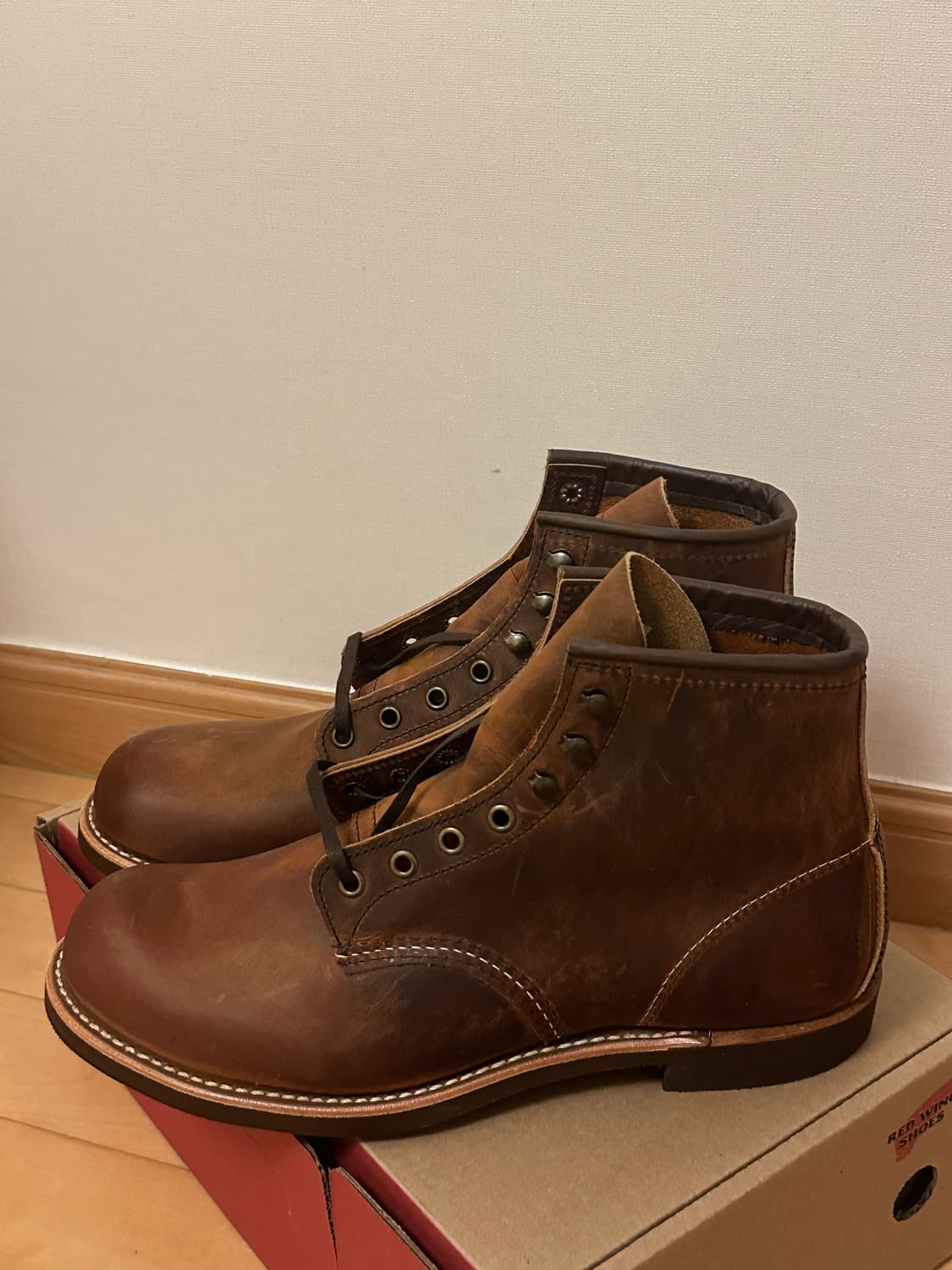 레드윙 블랙스미스 러프앤터프 3343 9.5D 새제품 판매합니다. 상품이미지7