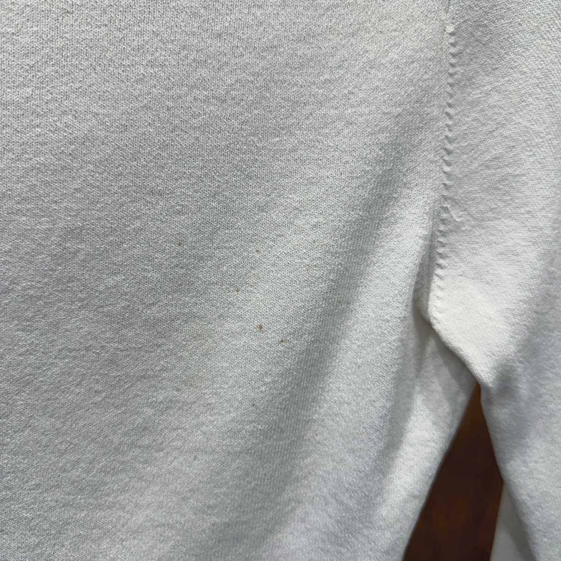 돌체앤가바나 랩 니트 가디건 긴팔 크롭 로고 프린팅 디테일 화이트 상품이미지9