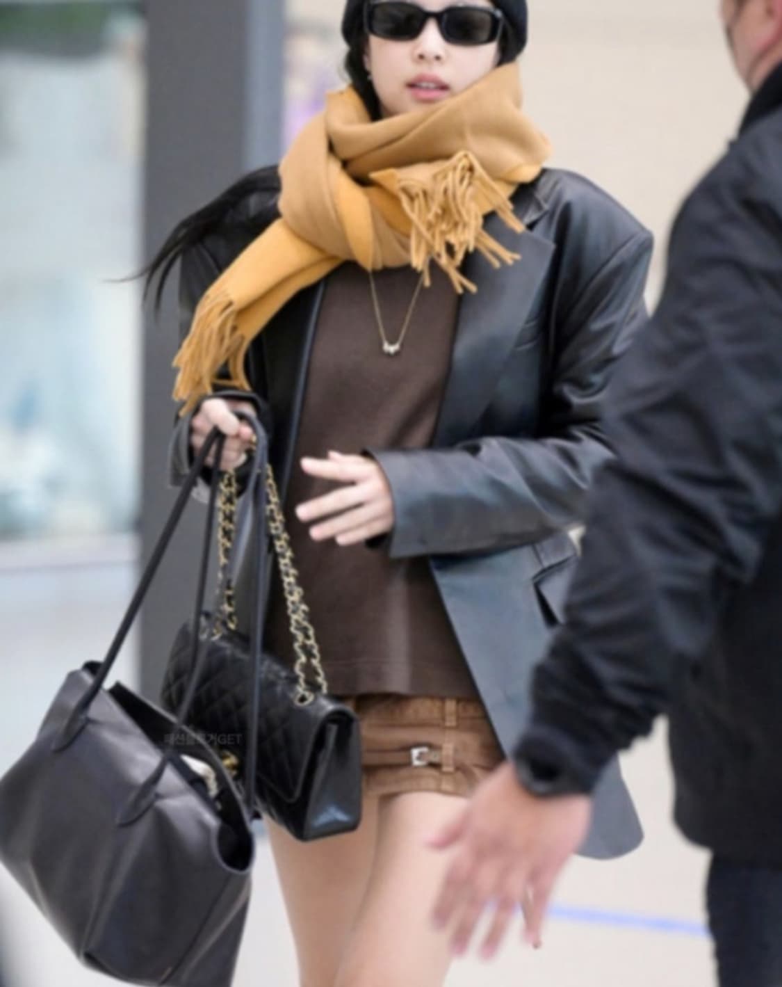 더로우 테라스백 블랙 상품이미지2