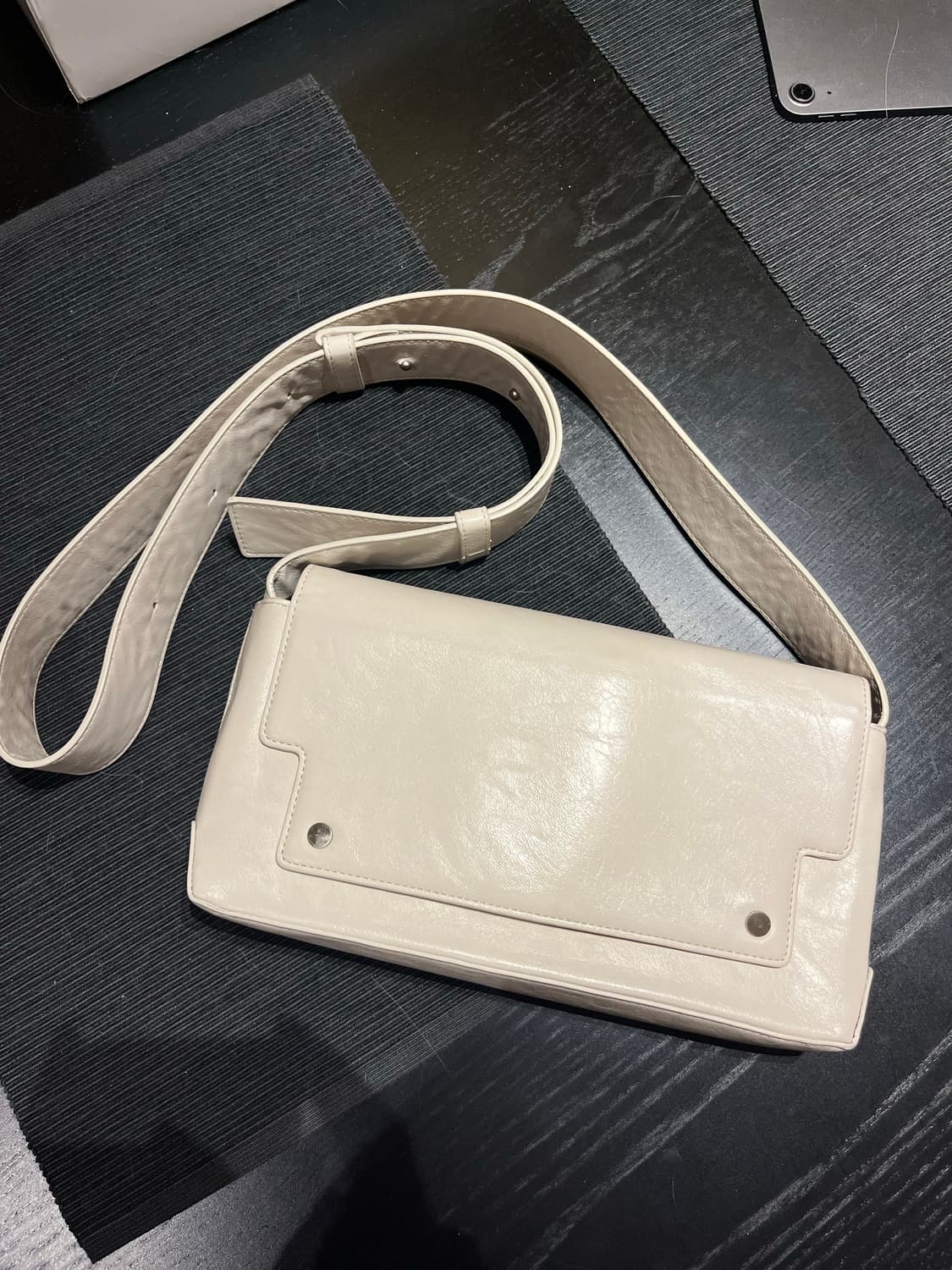 파인드 카푸어 마크백 아이보리 상품이미지2