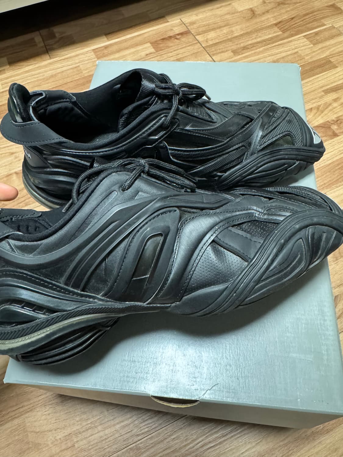 발렌시아가 타이렉스 42 상품이미지7