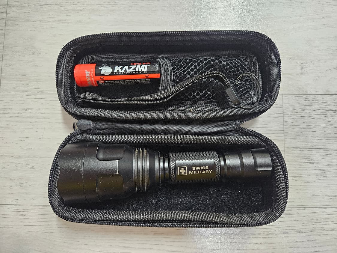 스위스밀리터리 후레쉬 900루멘 상품이미지2