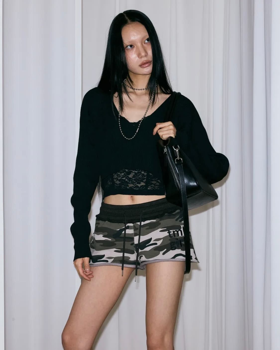 미스테리어스호텔 브이넥 레이어드 니트 블랙 새상품 상품이미지1