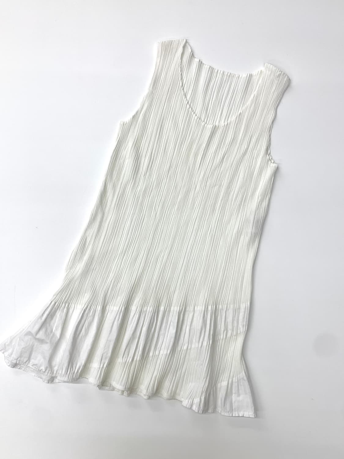 Pleats please 플리츠플리즈 화이트 슬리브리스 원피스 상품이미지4