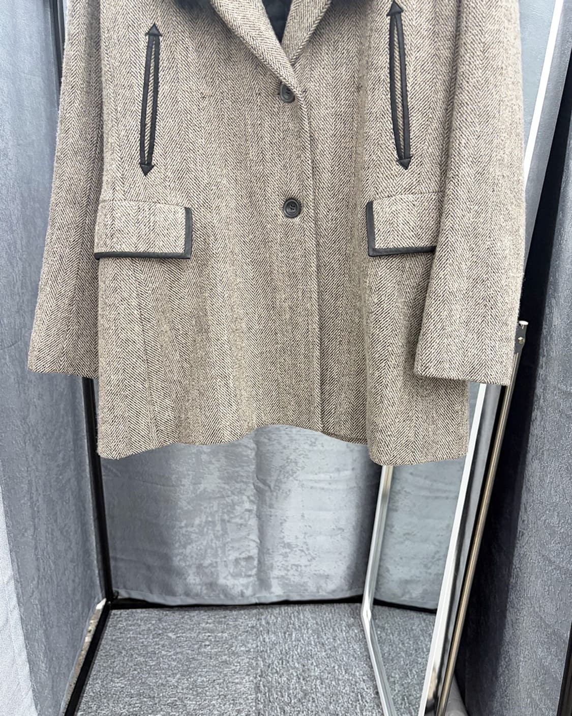 띠어리 퍼 트리밍 헤링본 하프 코트 상품이미지4