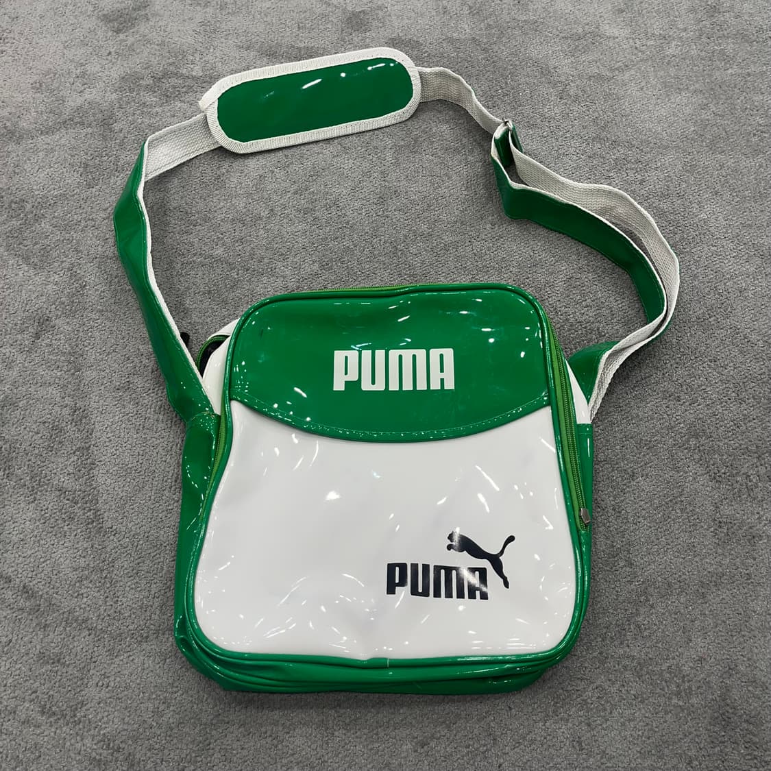 푸마 그린/화이트 에나멜 크로스백 상품이미지1