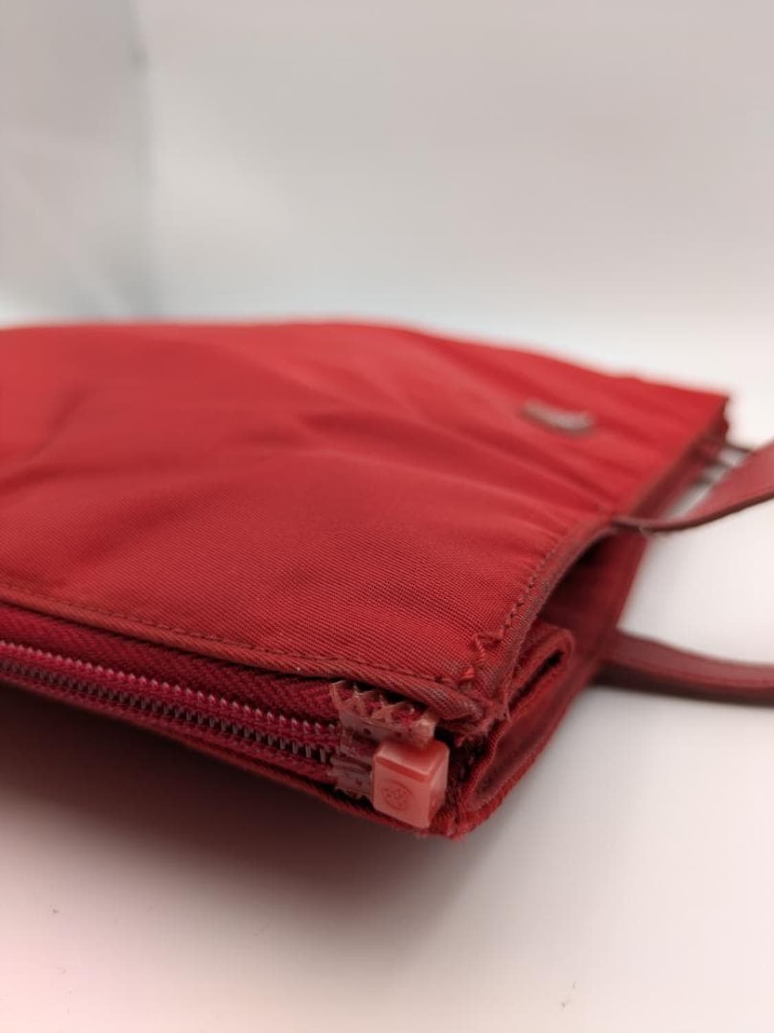 프라다 로고 플레이트 테수트 나일론 토트백 레드 y2k 상품이미지5