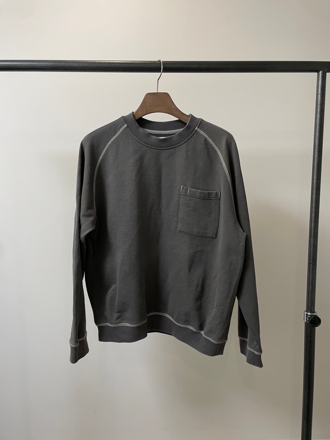 (M) Horlisun 홀리선 포켓 차콜 맨투맨 상품이미지1