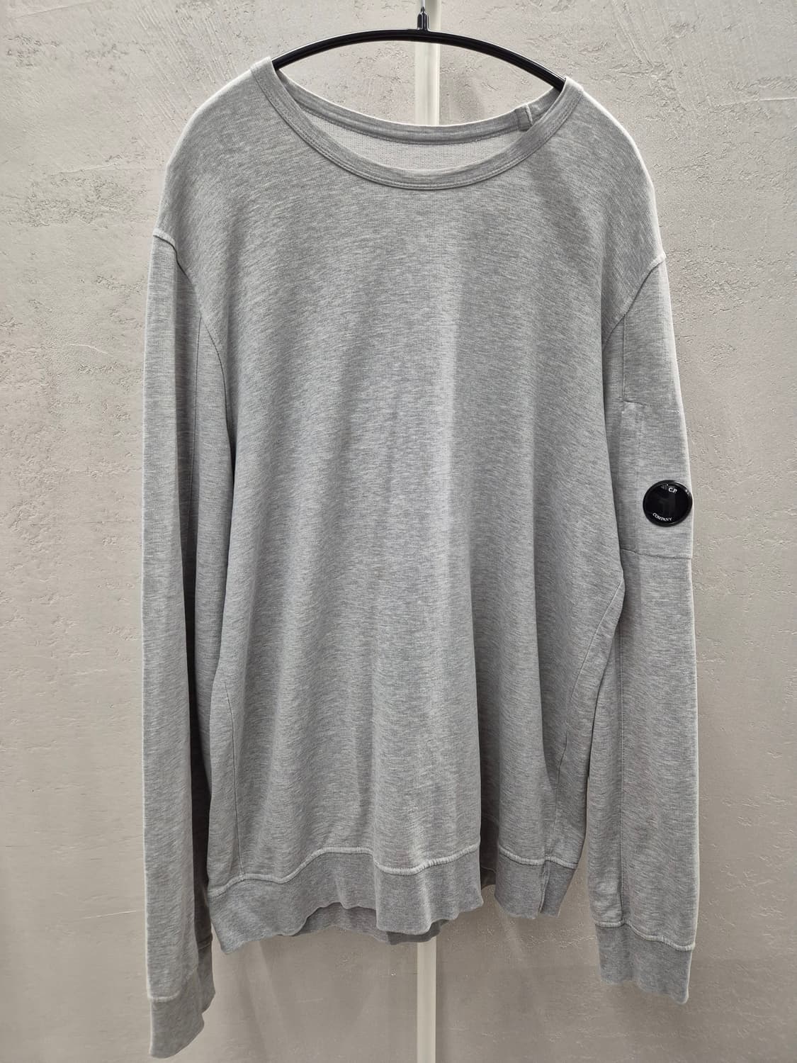 CP컴퍼니 그레이 맨투맨 XXL 상품이미지2