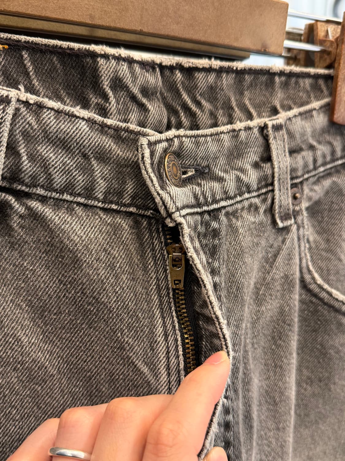 90s Levis 리바이스 560 흑청 컷오프 데님 쇼츠 (USA)) 상품이미지3