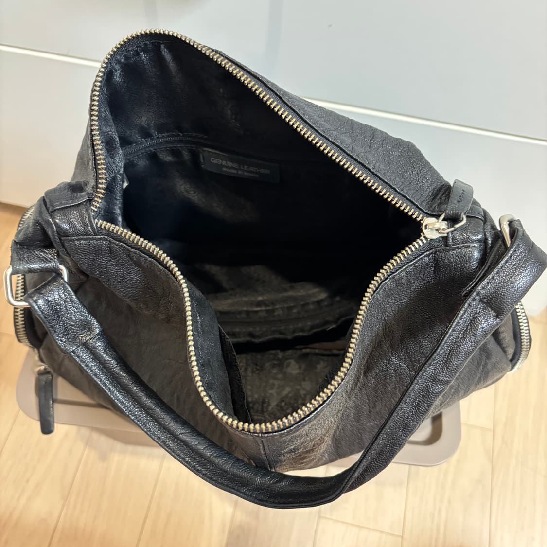 GENUINE LEATHER 블랙 가죽 숄더백 상품이미지9