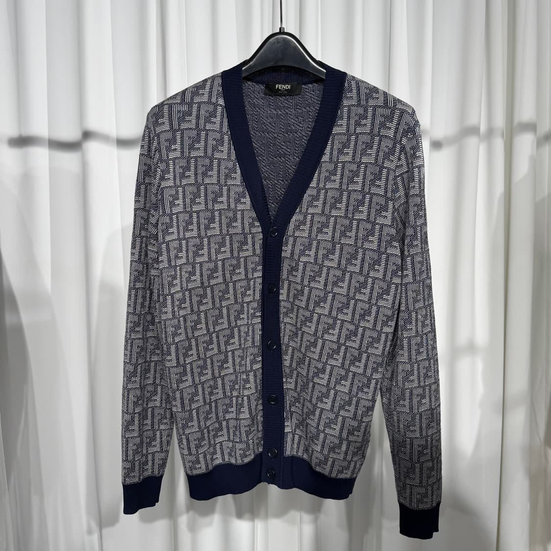 [정품] 펜디 FF 모티브 모노그램 가디건 52사이즈 상품이미지1