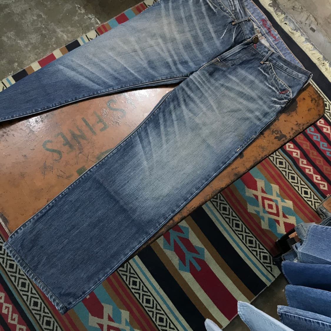 리바이스 702 다크 블루 워시드 데님 팬츠 허리 33 사이즈 상품이미지3